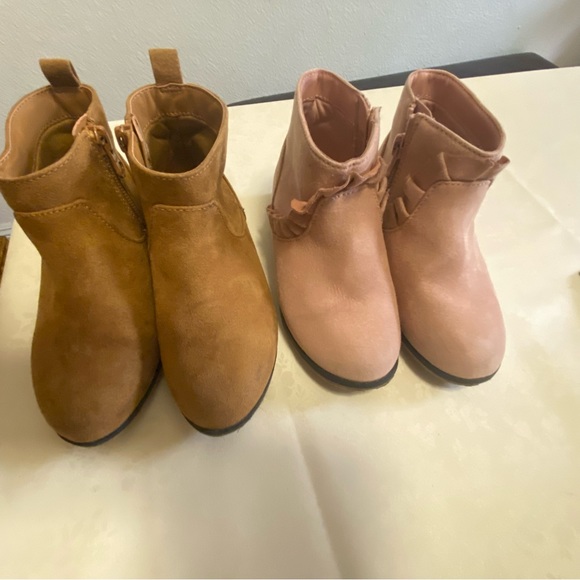 2 pair of Booties and 1 pair of moccasin slippers size 10 - Picture 2 of 16